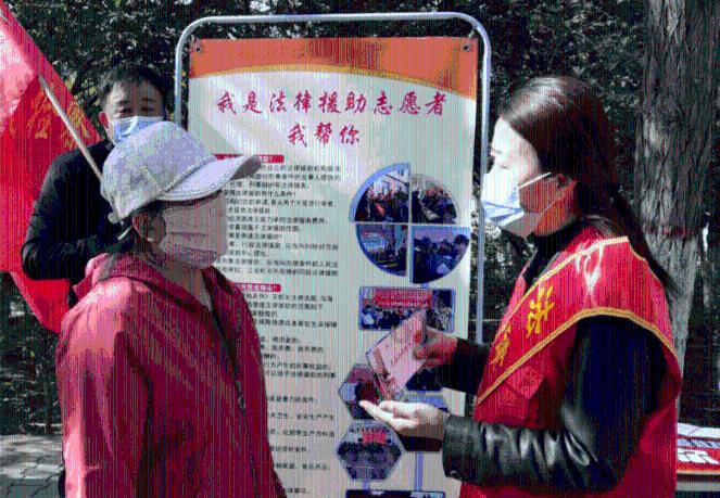 老板请客吃饭，7人点了1道菜，都嫌他小气，端上桌“尴尬”了！